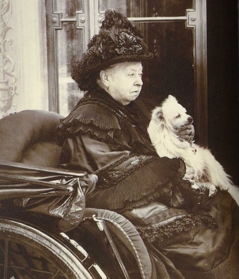 Queen Victoria's and her Pomeranian Turi.